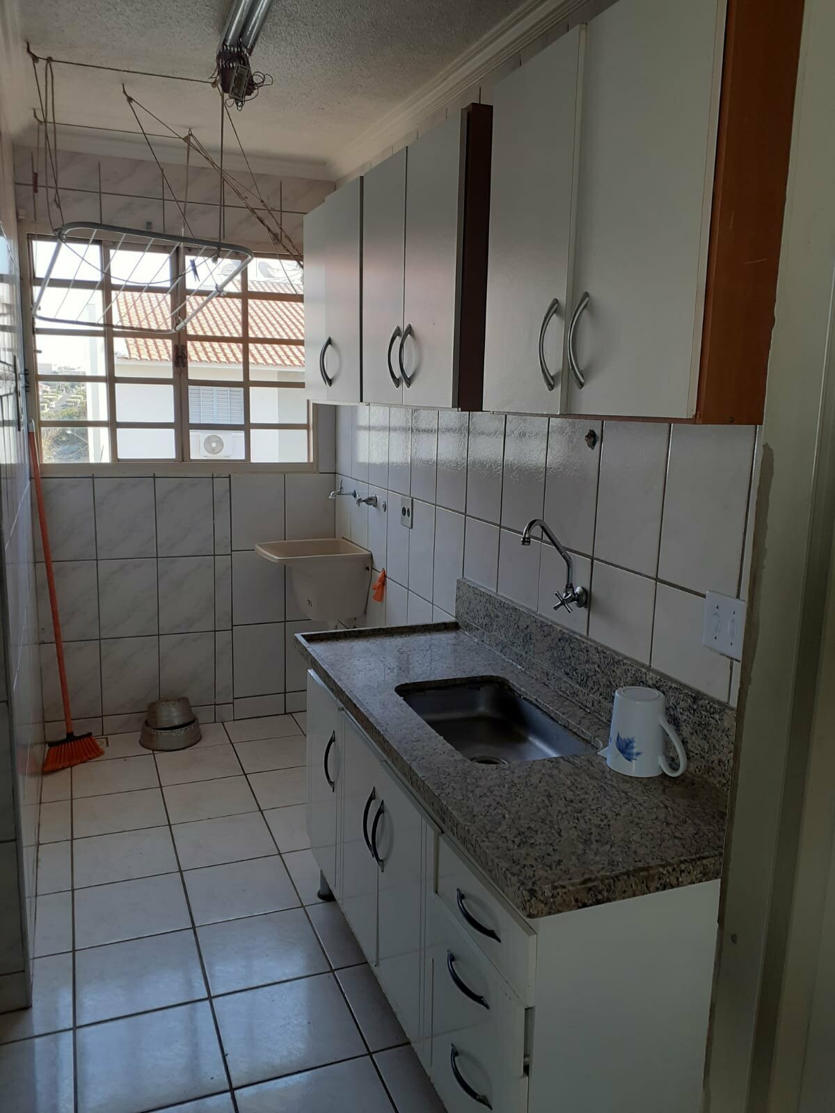 Apartamento a venda Jardim das Hortências R$ 135.000,00